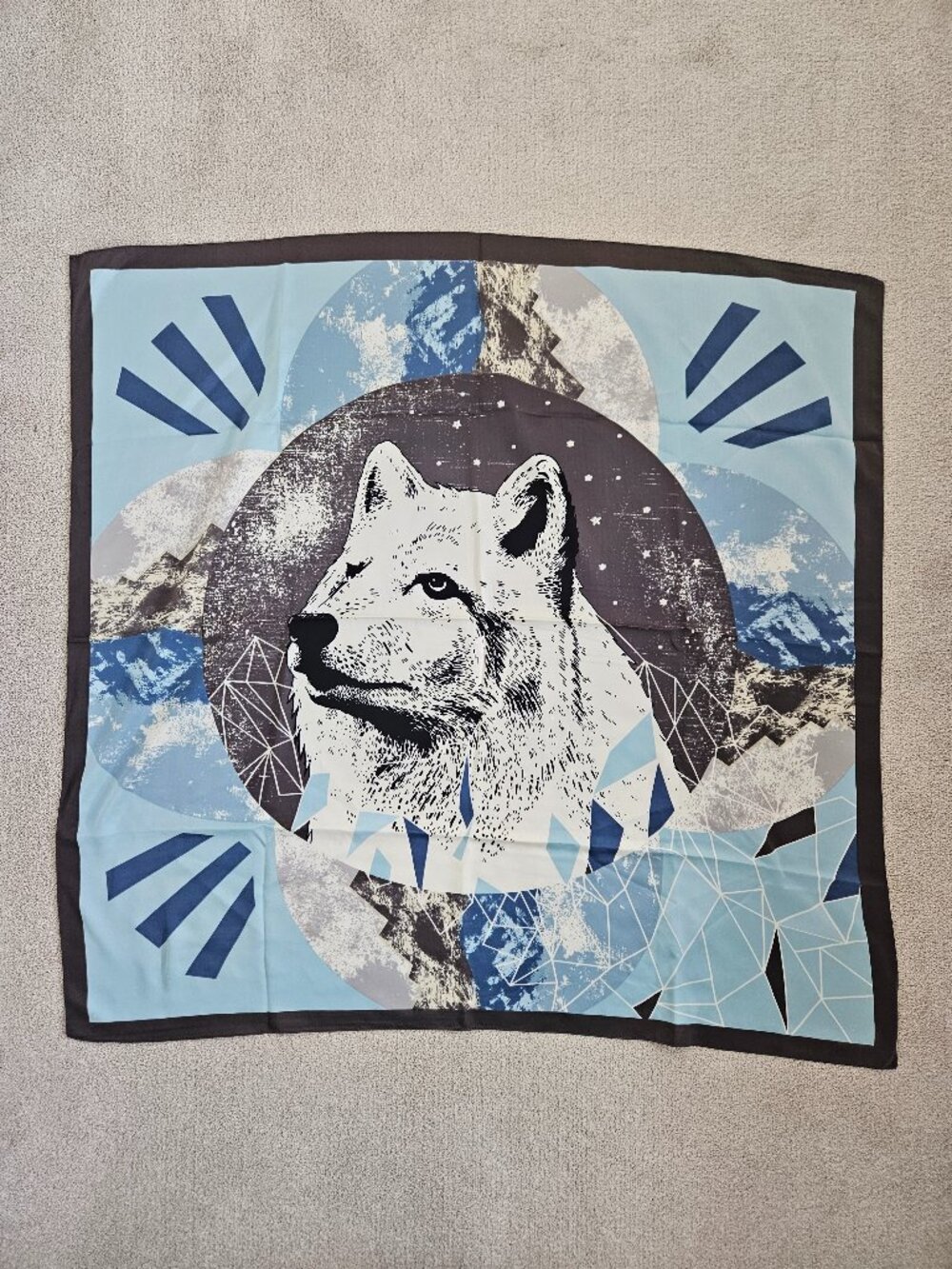 Printed square scarf 90cms